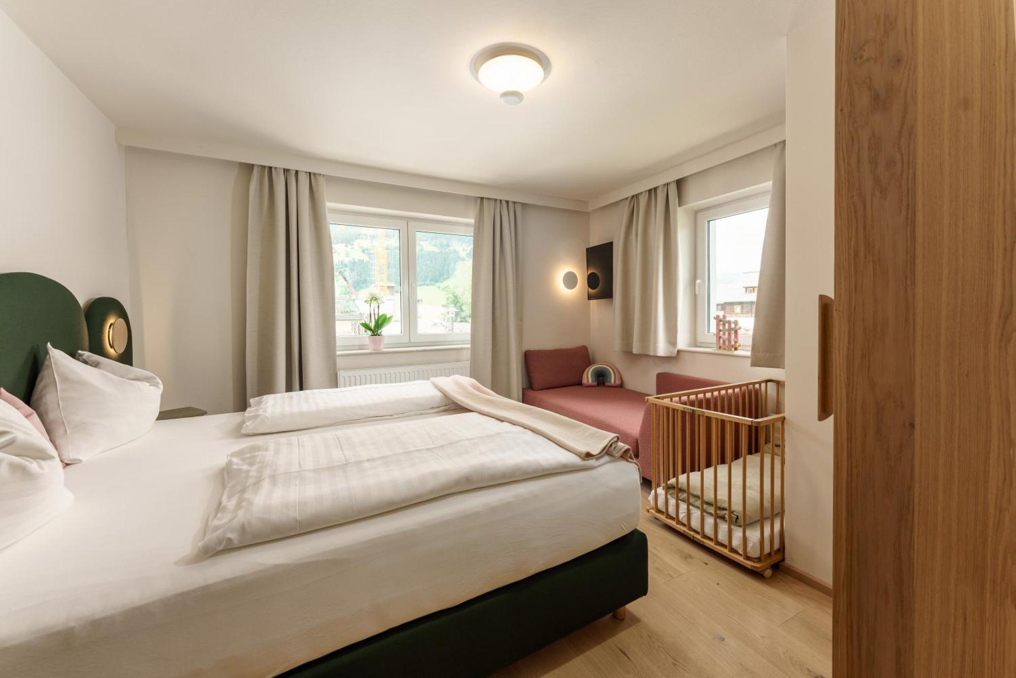 Familienhotel Felsenhof Flachau Exterior photo